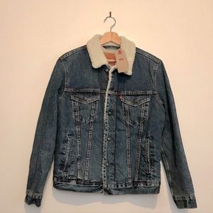 NWT Levis Sherpa Lined Dark Wash Trucker Jacket S